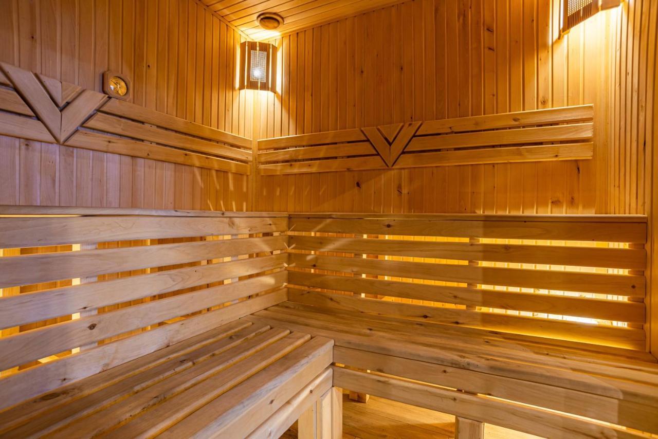 Amarena Spa Hotel - Breakfast Included In The Price Spa Swimming Pool Sauna Hammam Jacuzzi Restaurant Inexpensive And Delicious Food Parking Area Barbecue 400 M To Bukovel Lift 1 Room And Cottages Exterior photo